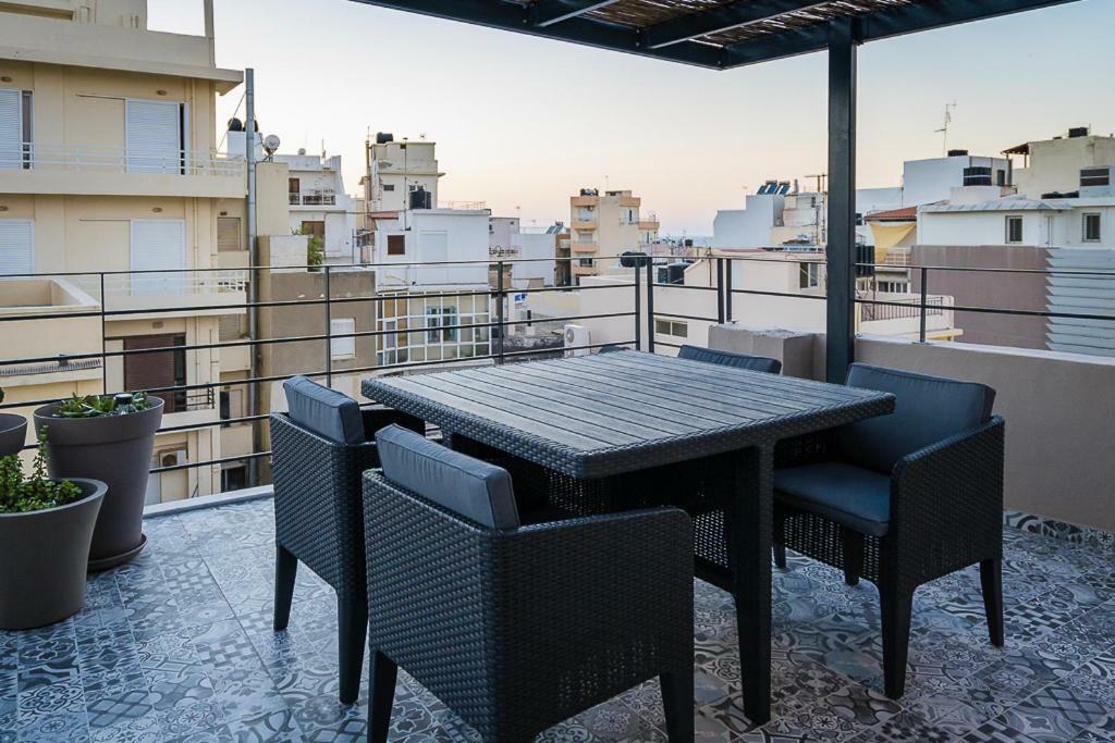 Yasemi Superb Two Floor Apartment Heraklion  Exterior photo
